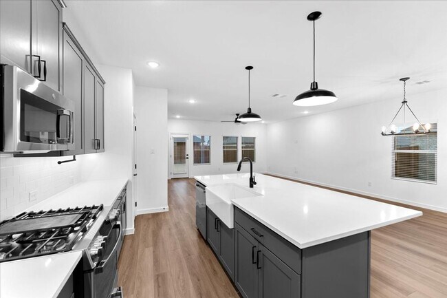 Foto del edificio - Ready for Immediate Move-In!  5-Bed 3-Bath Almost New 2025 2659 SQFT House in Van Alstyne's Rolli...