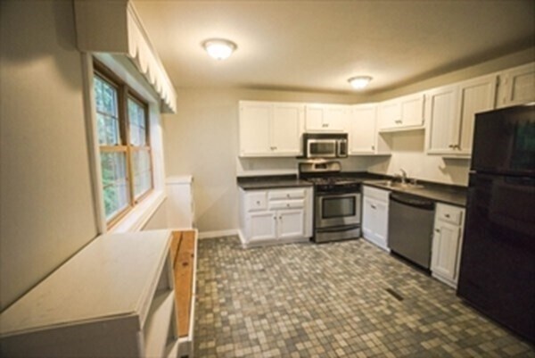 Building Photo - 53 Fernview Ave