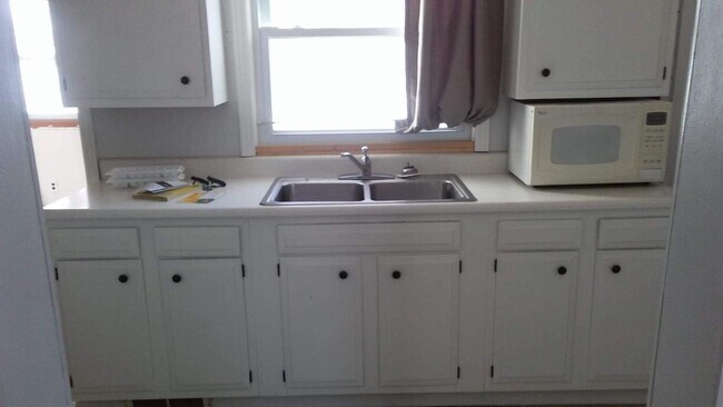 Building Photo - House for Rent-Webster SD