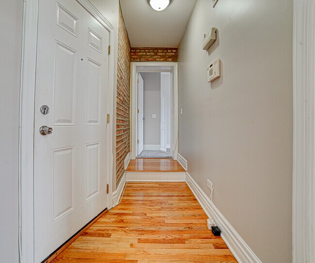 Foto del edificio - 4858 S Prairie Ave