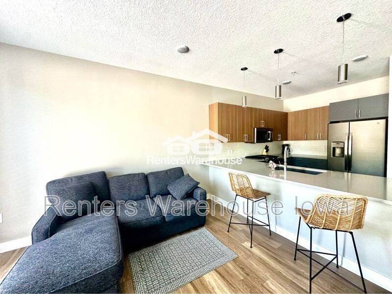 Primary Photo - 400 SW 7th Street