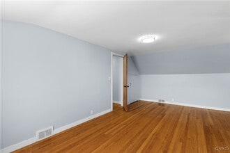 Building Photo - 105 Cooper Ave