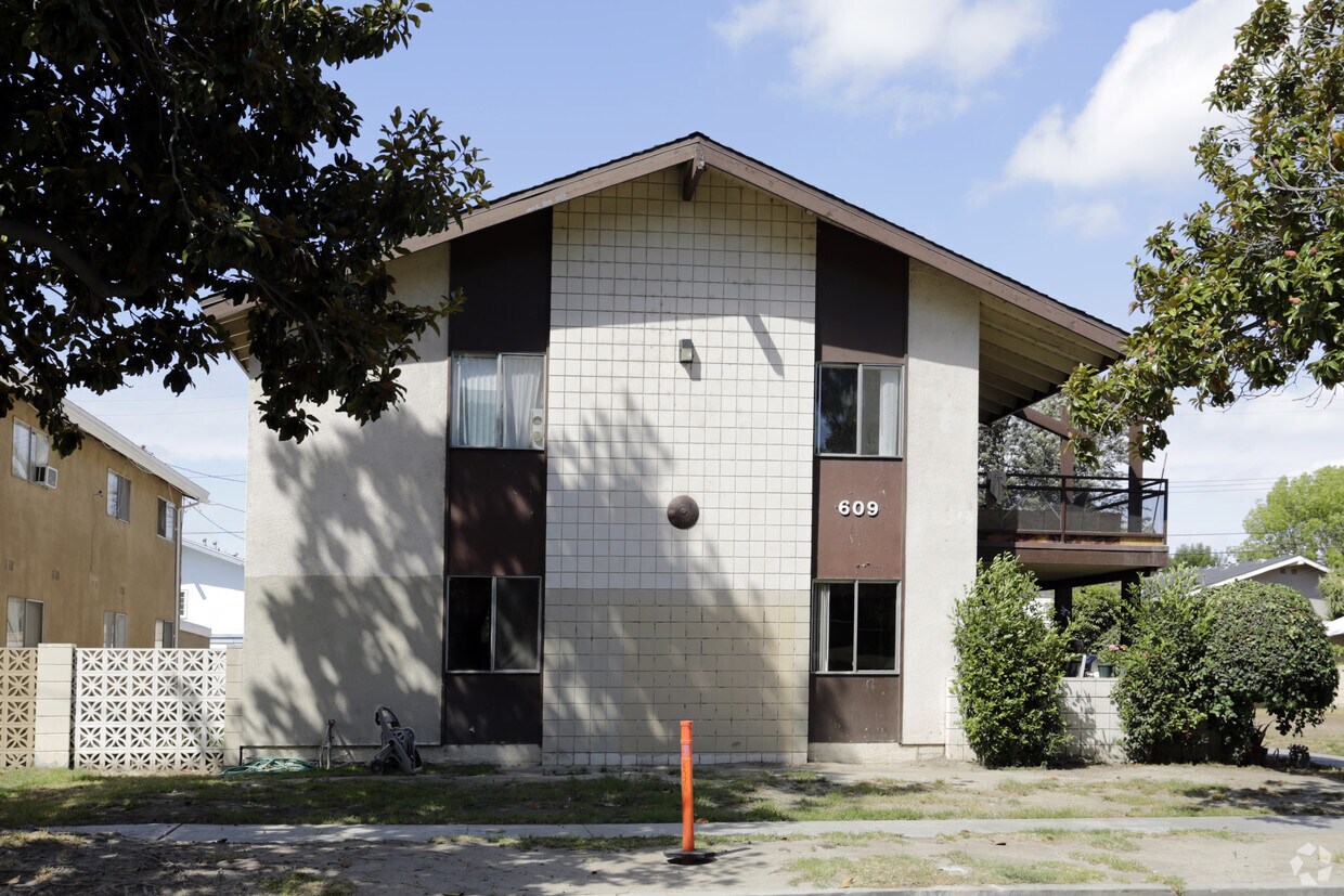 Foto del edificio - 609 N Ventura St