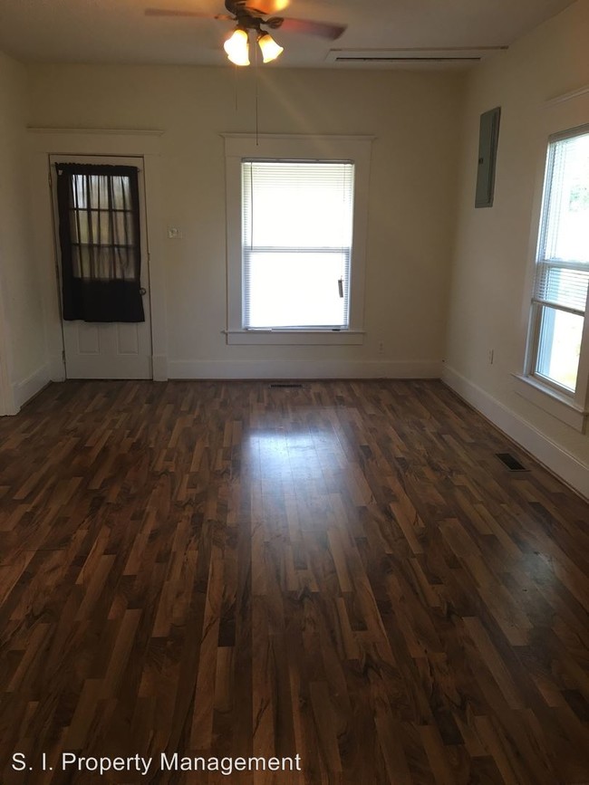 Building Photo - 2 br, 1 bath House - 318 South Walnut