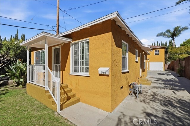 Building Photo - 8613 Higuera St