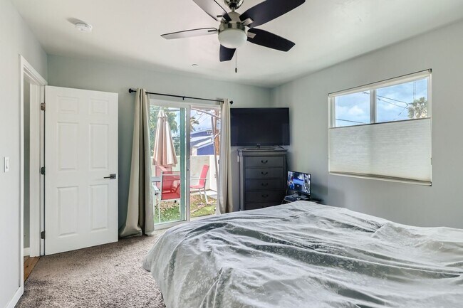 Building Photo - Morley Field, North Park - 1 Bed + Office,...