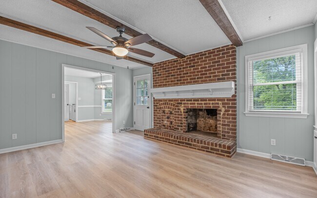 Building Photo - 631 Luray Terrace