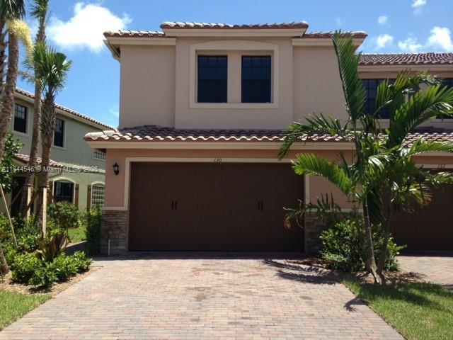 Foto principal - 130 Riverwalk Cir E