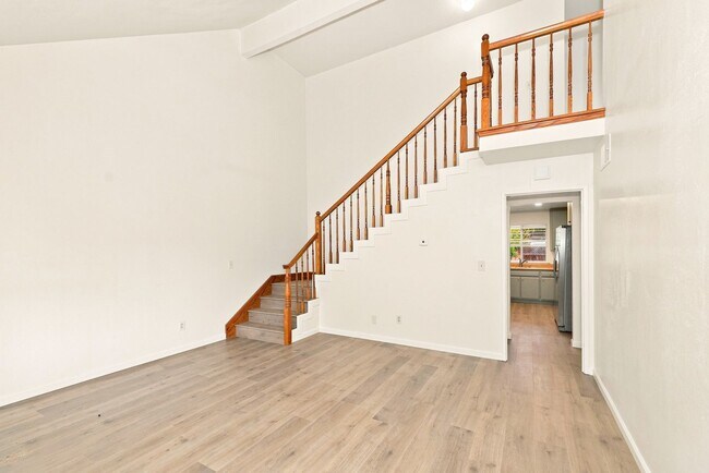 Foto del edificio - 831 Lightwood Ct