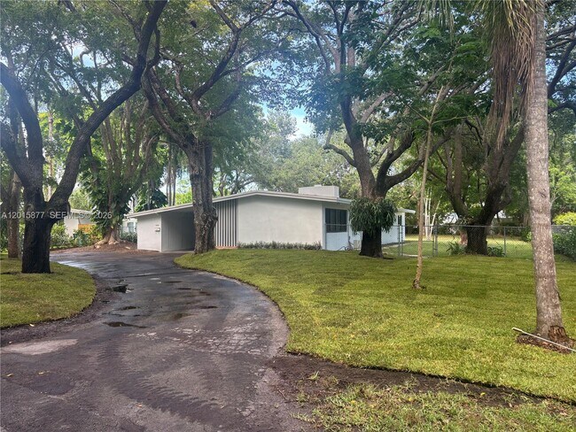 Foto del edificio - 12725 SW 80th Ave