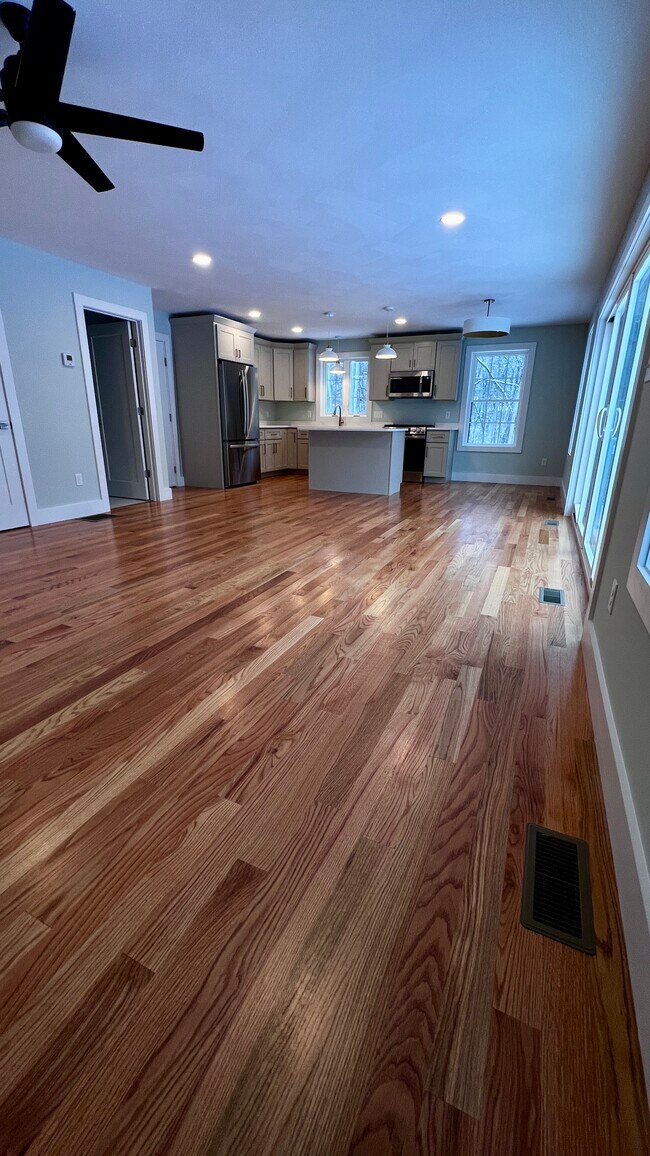 Foto del edificio - 5 Indian Valley Rd