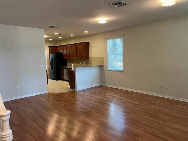 Building Photo - 1130 Dakota Dr