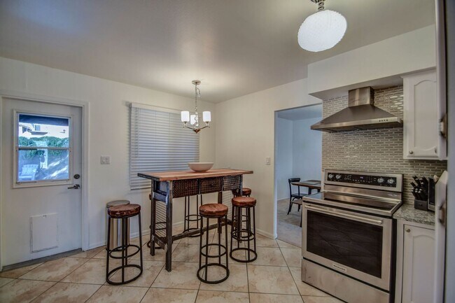 Foto del edificio - Fabulous 4-bedroom house for rent in Scott...