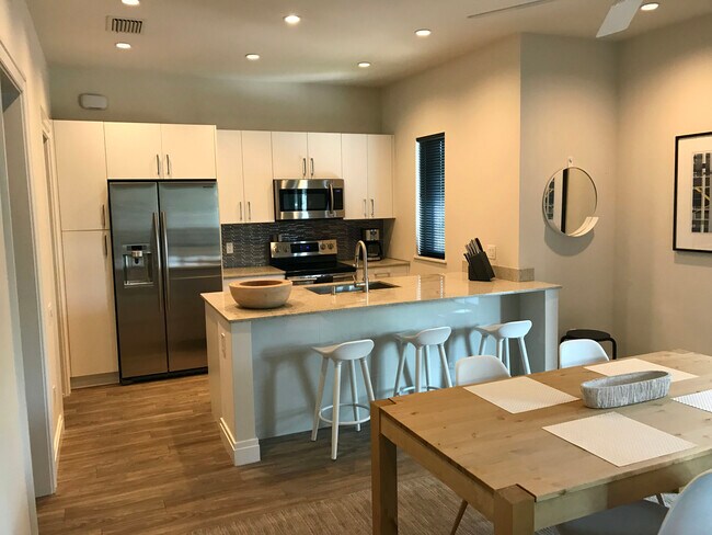 Foto del edificio - 1743 7th St