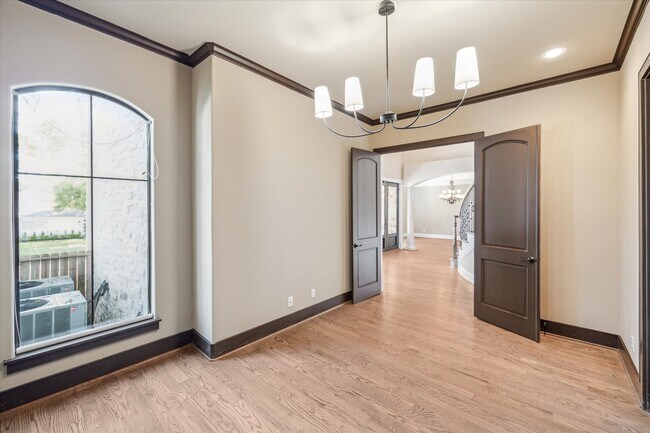 Foto del edificio - 3310 Blue Bonnet Blvd