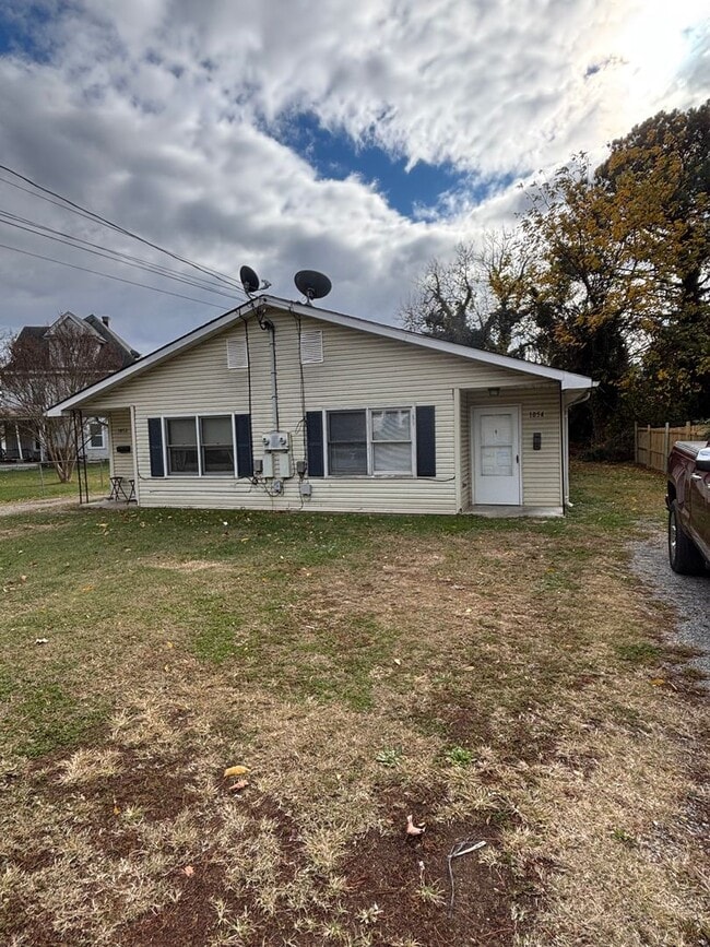 Photo - Forest Park Blvd, NW, 1052/1054 Apartment