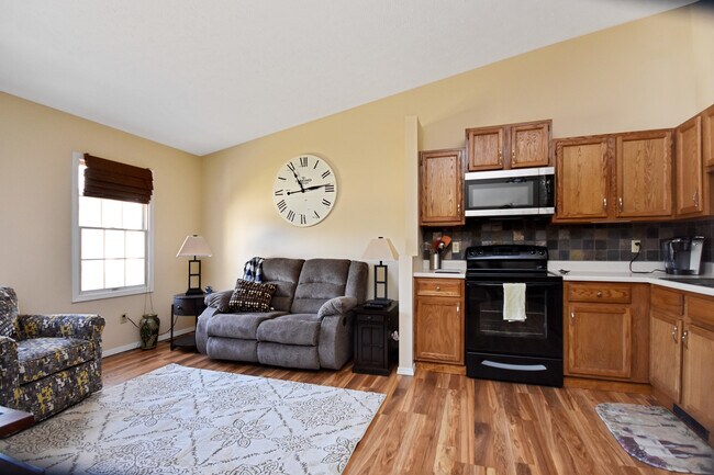 Foto del edificio - 421 Park Creek Ct