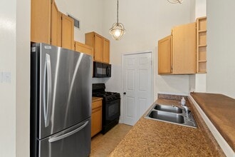 Building Photo - 5218 Beaverbrook Dr