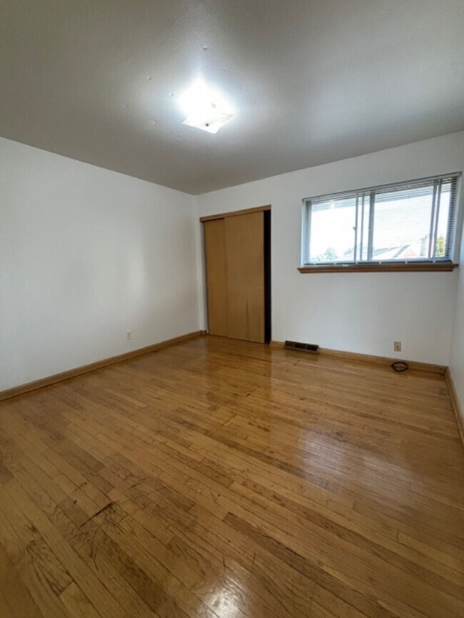 Foto del edificio - 6429 W Hampton Ave