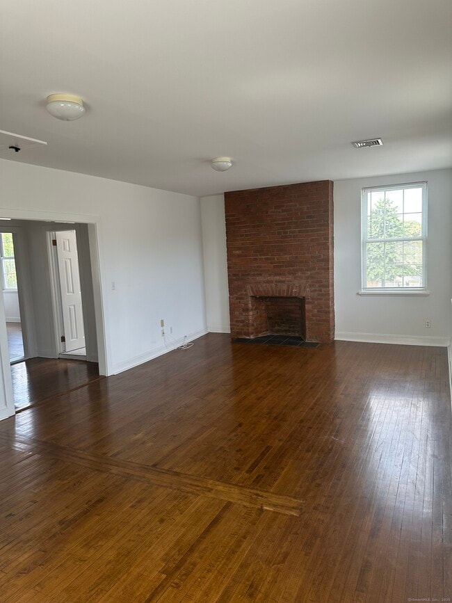 Building Photo - 104 East Ave
