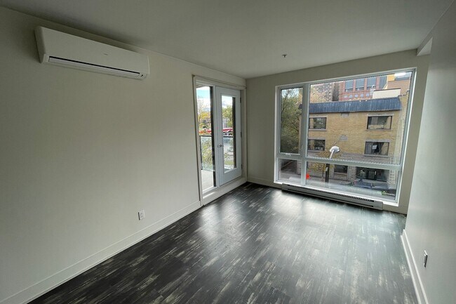 Photo du bâtiment - 2085 Av. Papineau