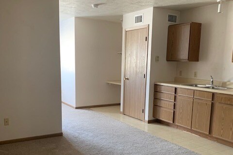 Foto principal - 1223 Lincoln St