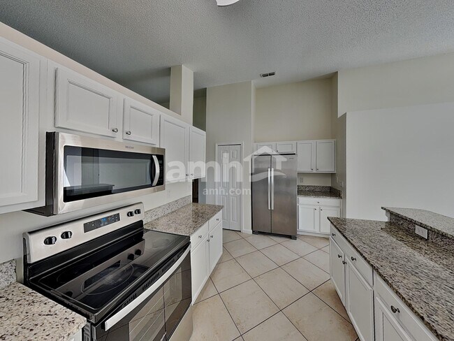 Foto del edificio - 16041 Bay Vista Dr