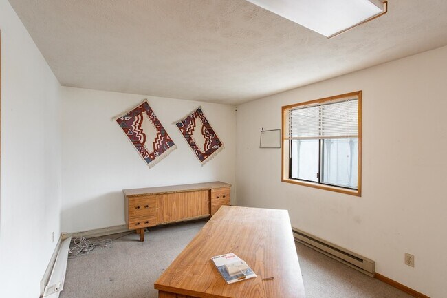 Foto del edificio - 10623 E Montgomery Ave