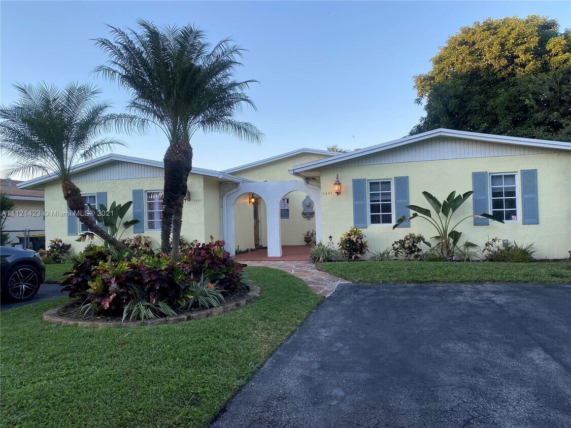 Primary Photo - 2401 SW 58th Manor