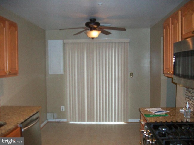 Building Photo - 3737 Eight Penny Lane