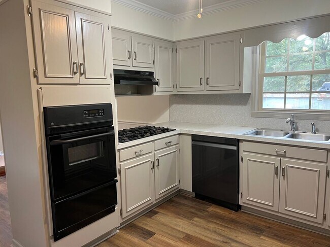 Foto del edificio - 8505 Bells Ferry Rd
