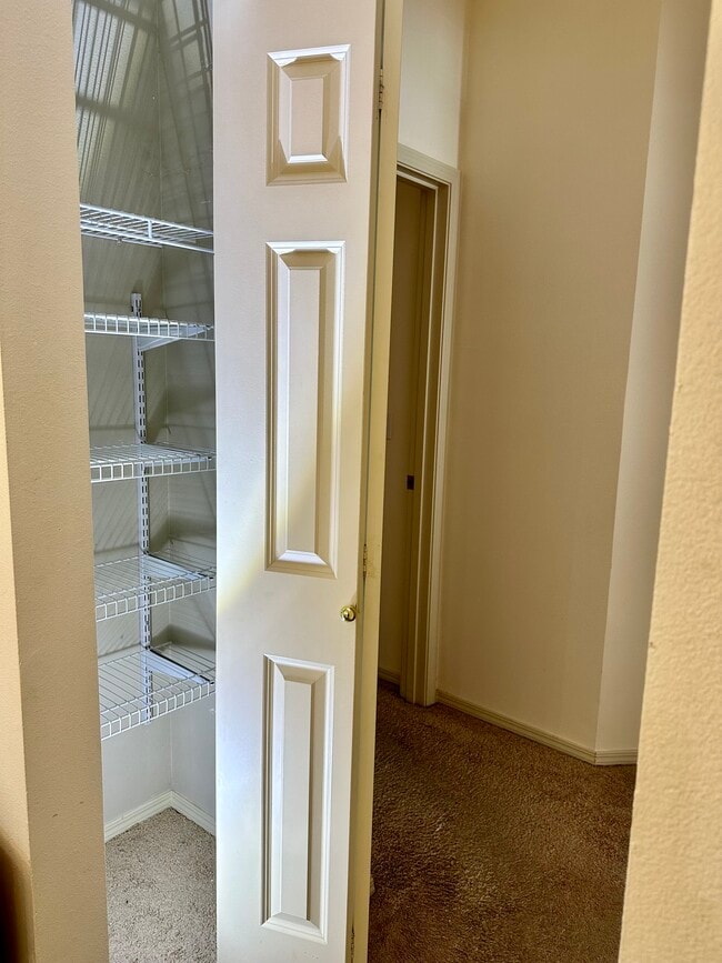 Pantry in hall - 5400 Harbour Pointe Blvd
