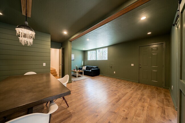 Foto del edificio - 2637 1/2 C St