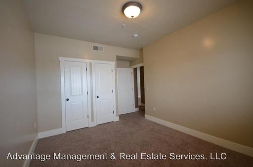 Building Photo - 67 E 200 N