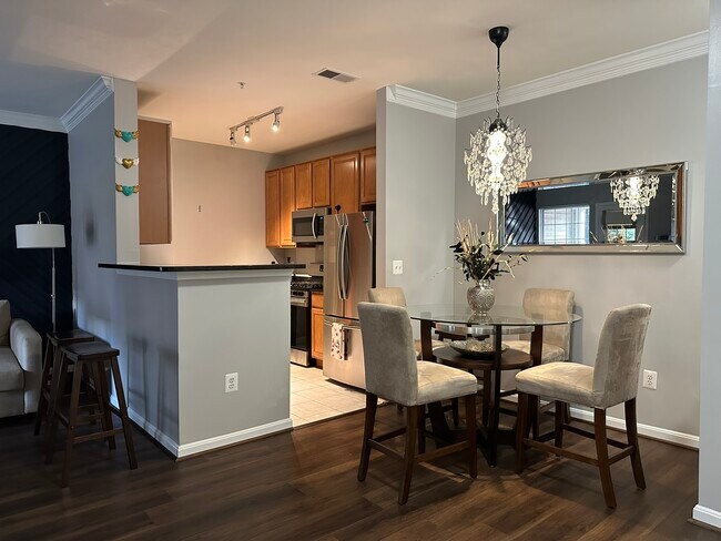 Foto del edificio - 4850 Eisenhower Ave