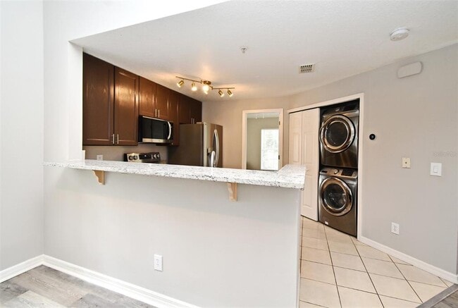Building Photo - 10056 Regent Park Dr