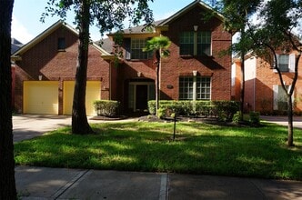 Building Photo - 2114 Madewood Dr