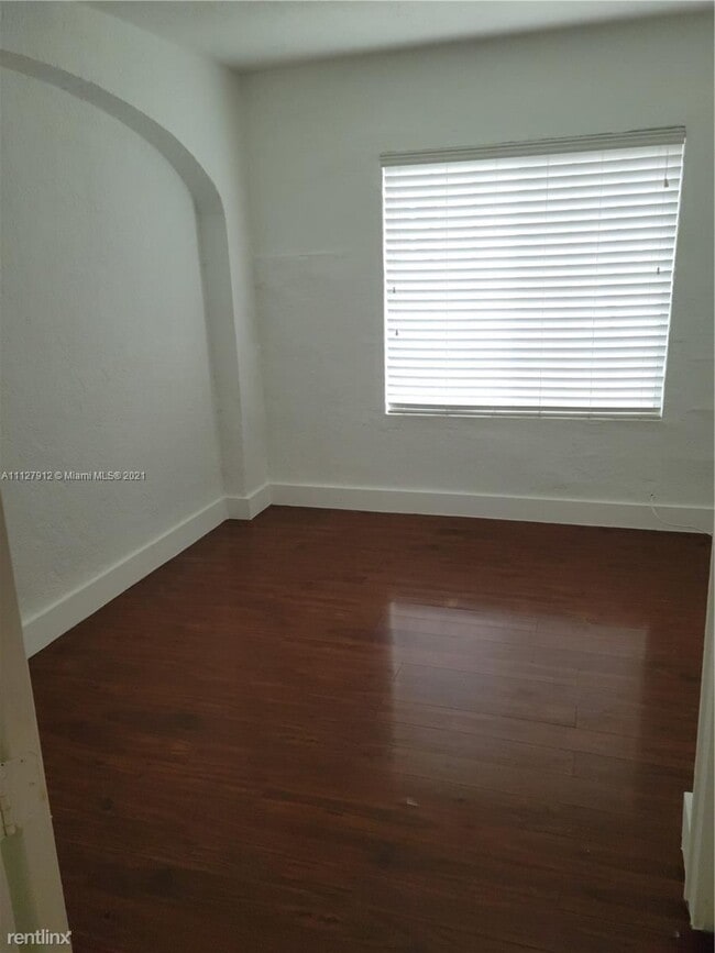 Building Photo - 3 br, 2 bath House - 553 NE 65th St