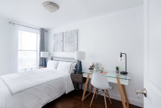 Building Photo - 1435-3  3 Bedrooms 2Bath W/D Prime Upper East