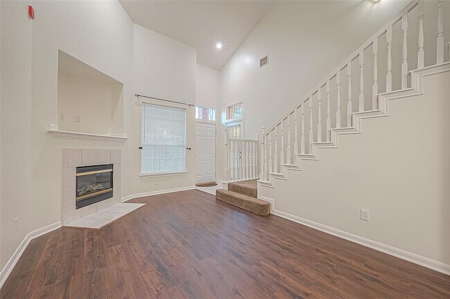 Foto del edificio - 2710 Grants Lake Blvd