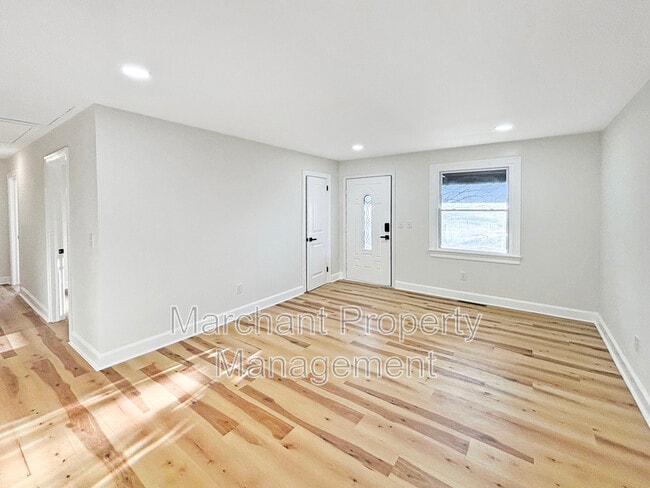 Building Photo - 8 E Sable Ct