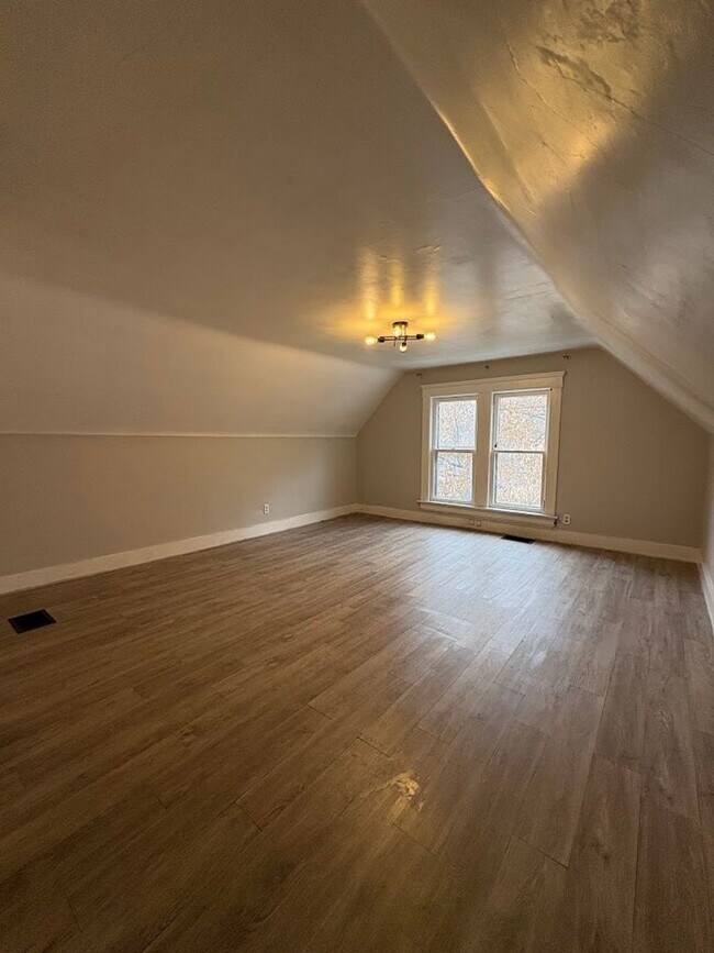 Foto del edificio - 96 Hall St