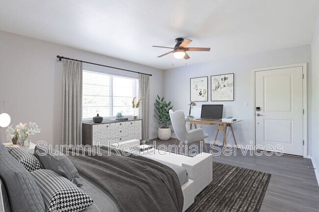 Foto del edificio - 814 E 9th St