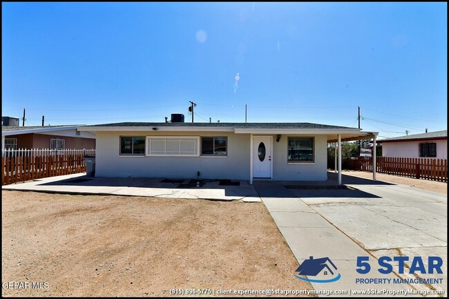 Foto del edificio - 10324 Newport Dr