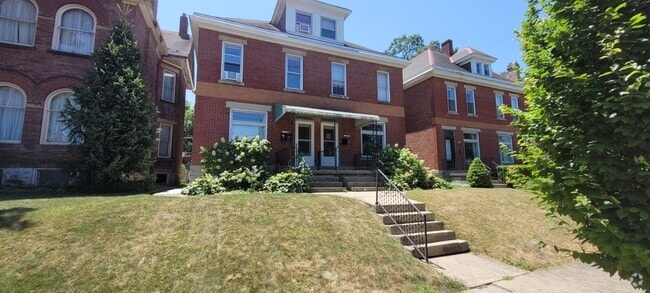 Building Photo - 219 W 1st Ave