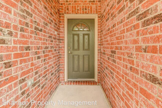Building Photo - 3 br, 2 bath House - 26746 Henson Falls Dr