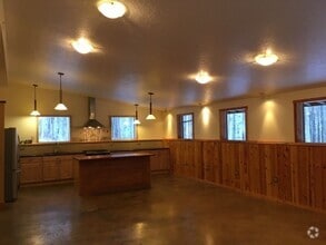 Building Photo - 750 Spudwood Rd