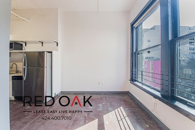 Foto del edificio - 430 S Broadway