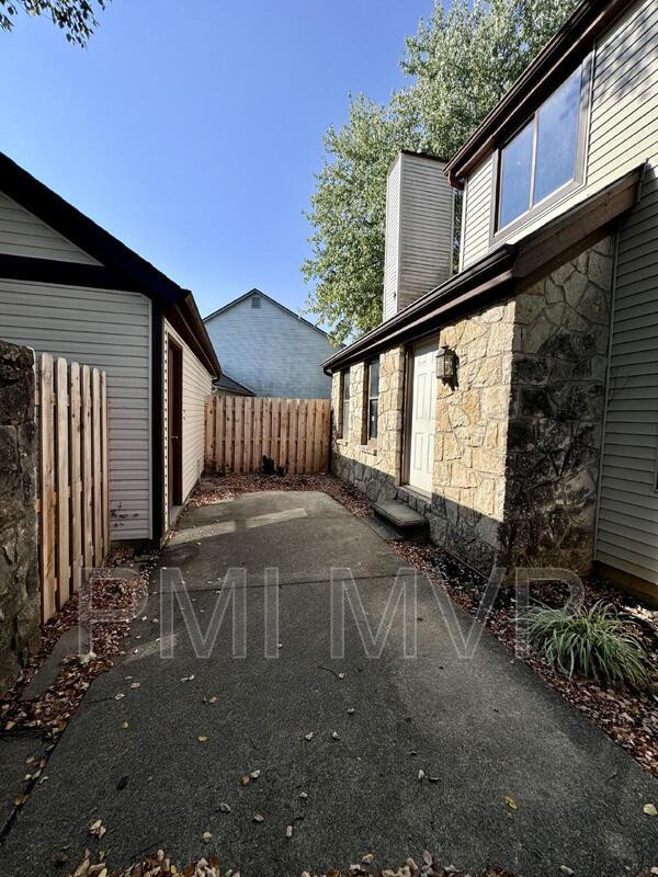 Building Photo - 133 Helmbright Dr