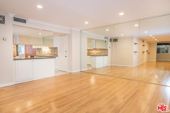 Foto del edificio - 262 N Crescent Dr
